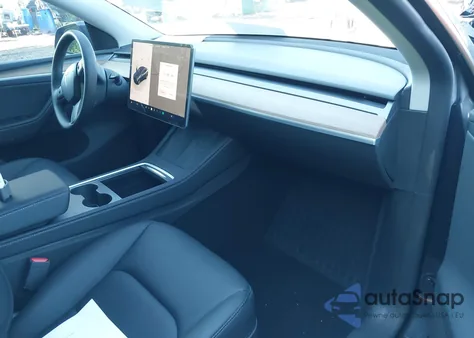 2024 Tesla Model Y Long Range Dual Motor All-Wheel Drive from USA, damaged, VIN 7SAYGDEE2RA274017